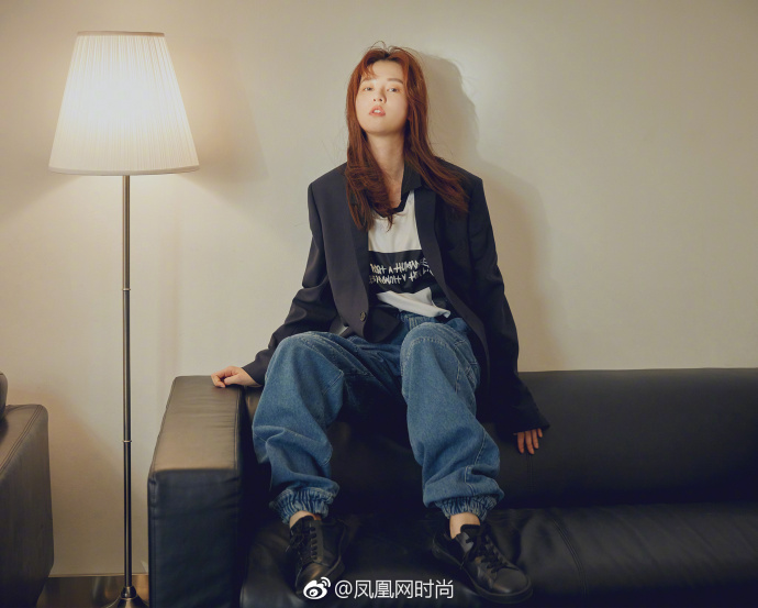 上海美女明星乔欣Bridgette西装帅气搭配高冷时尚
