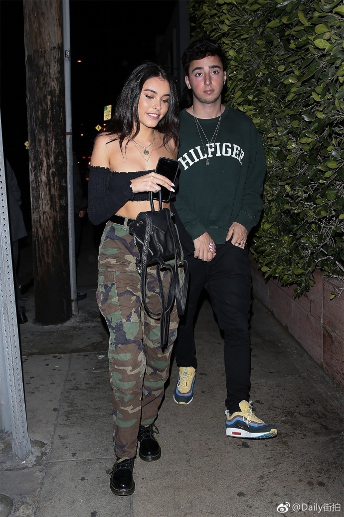 欧美美女明星啤酒妹Madison Beer 和男友在西好莱坞