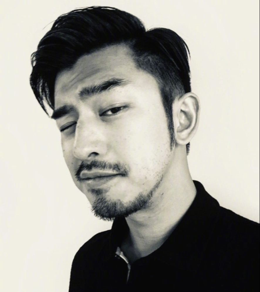 台湾偶像剧男神陈柏霖男生的自拍范本