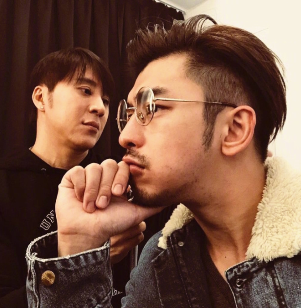 台湾偶像剧男神陈柏霖男生的自拍范本