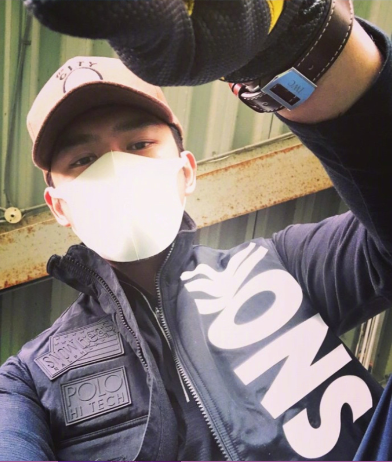 台湾偶像剧男神陈柏霖男生的自拍范本