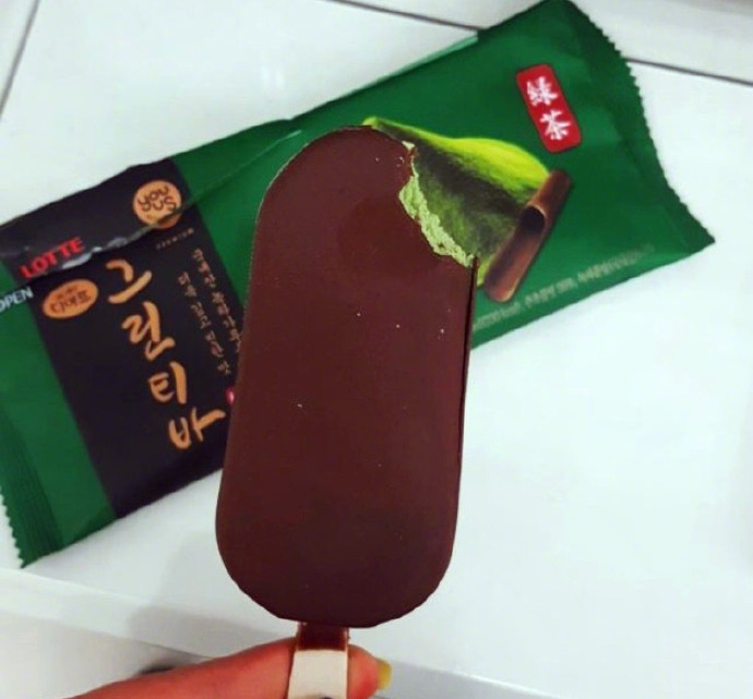 抹茶脆皮雪糕图片