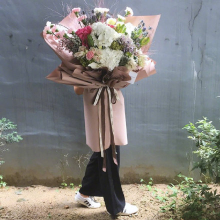 唯美大束鲜花图片_诋毁,本身就是一种仰望