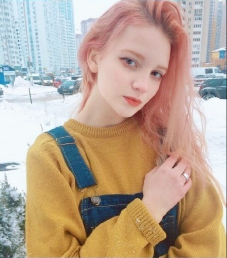 欧美美女乌克兰女孩Katie Westwood仿佛漫画里走出来