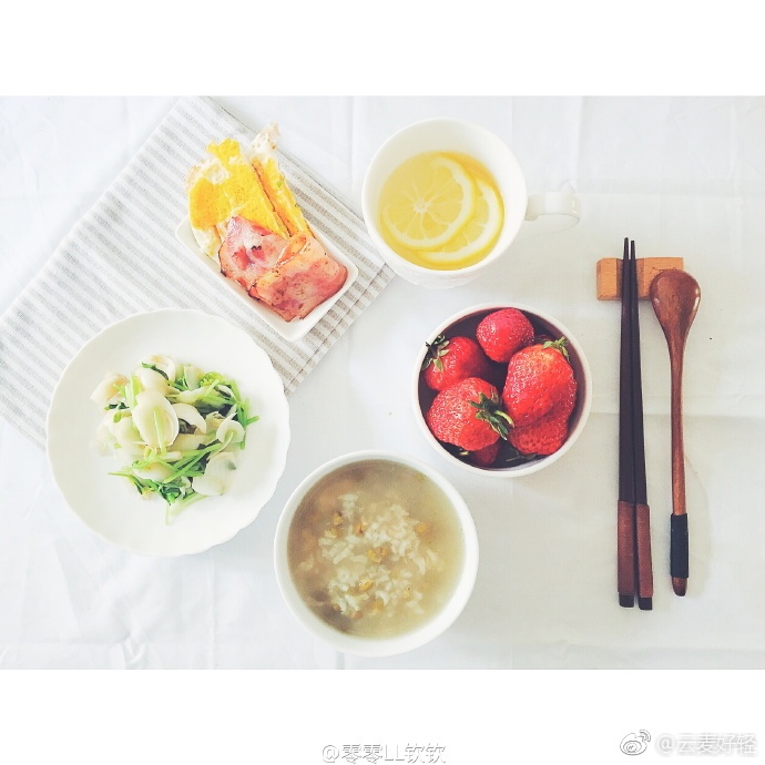一顿丰盛的减脂餐早餐能有效降低赖床晚起率