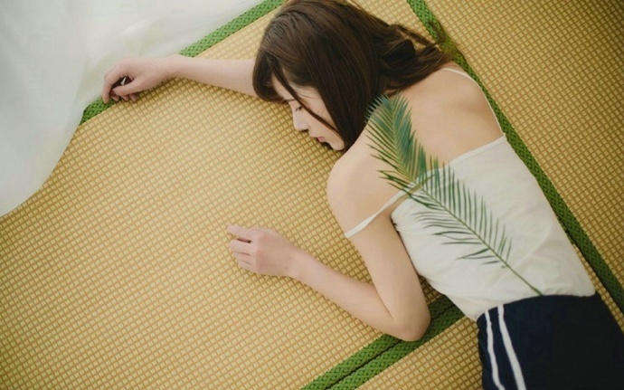 清纯美女如诗如画般清新写真