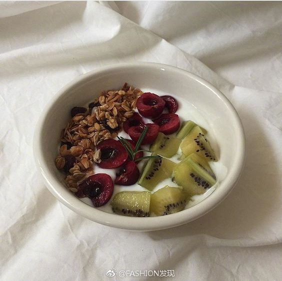 营养均衡的健康养生燕麦片早餐图片