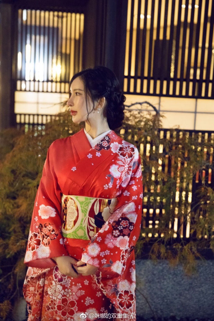 性感美女咪娜日本和服写真
