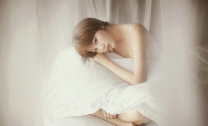 短发清纯美女唯美意境写真