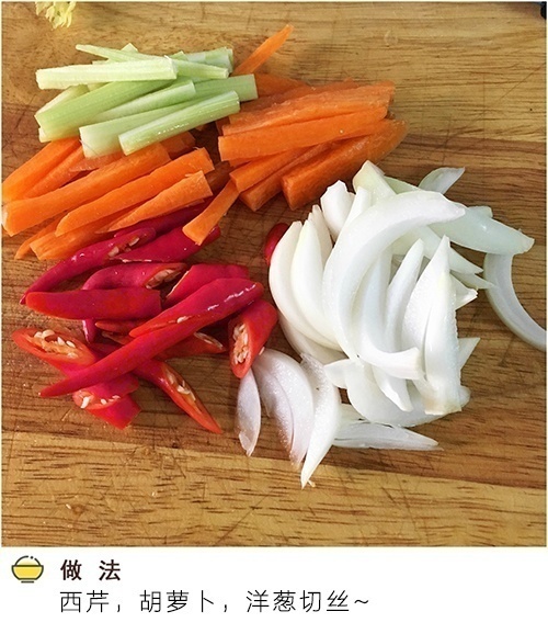 远离烟火味的开胃柠檬酸辣泡椒凤爪的做法