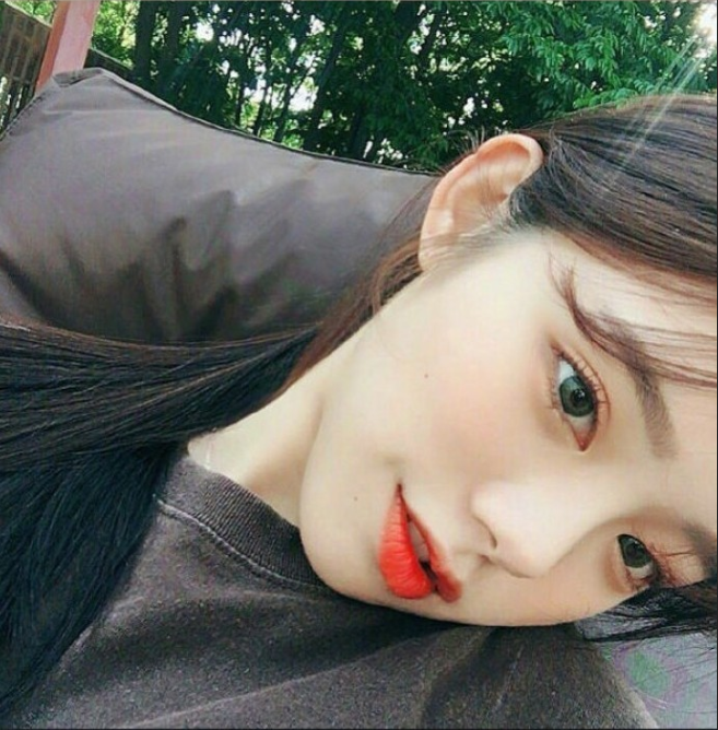 依然大热的空气刘海美女自拍照