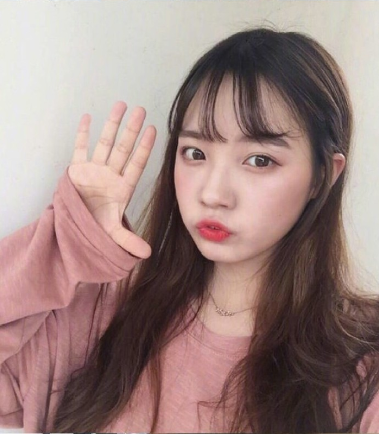 依然大热的空气刘海美女自拍照