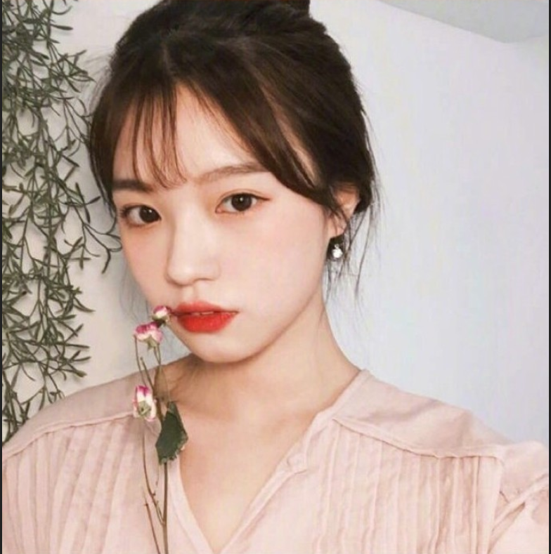 依然大热的空气刘海美女自拍照