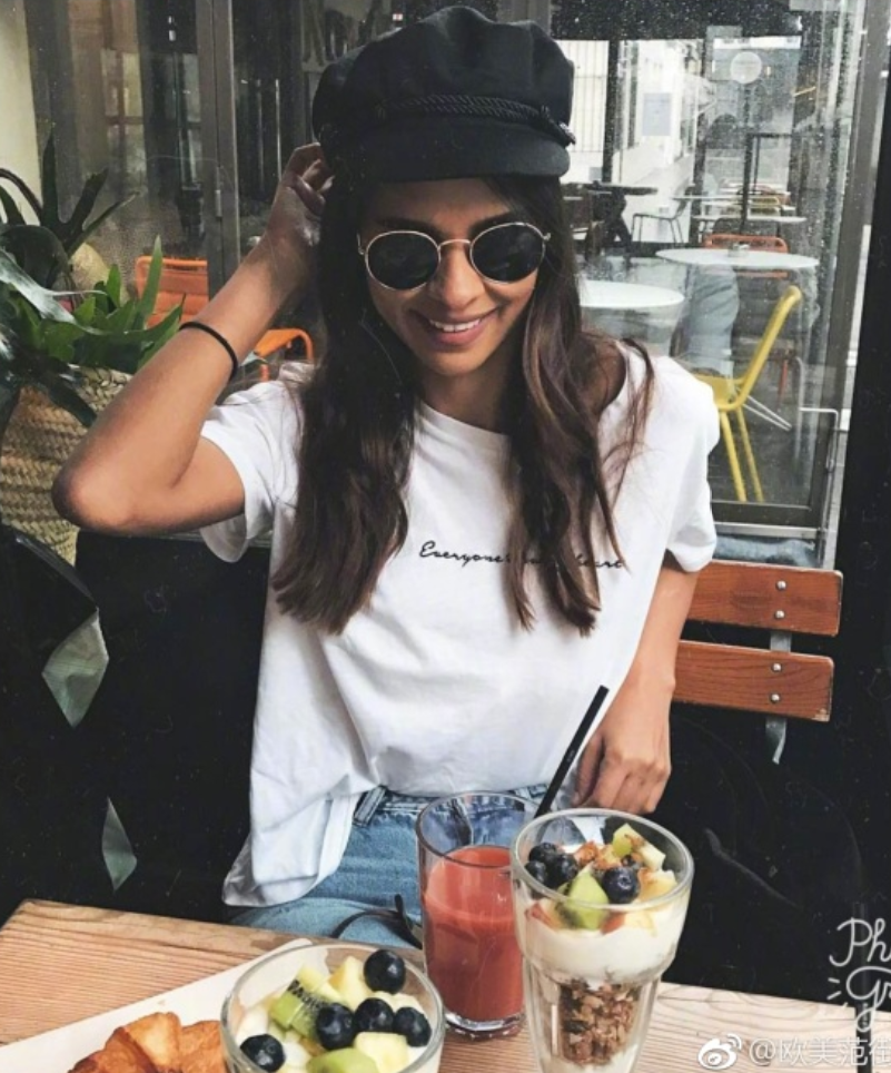 欧美美女西班牙时尚博主emitaz私服穿搭图片