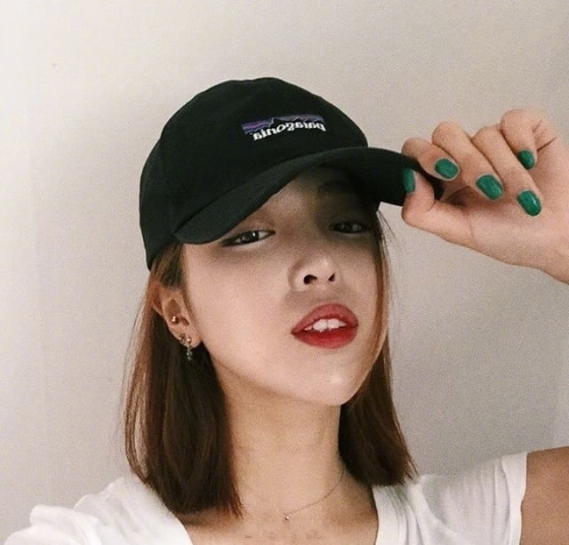 齐肩发美女自拍姿势Look