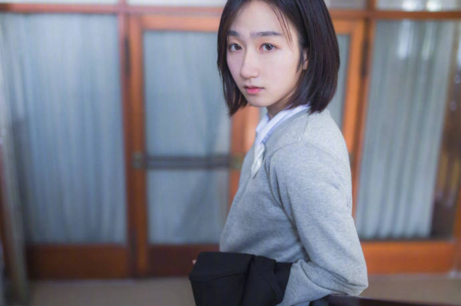 短发清纯美女白羊菌子校服小清新图片
