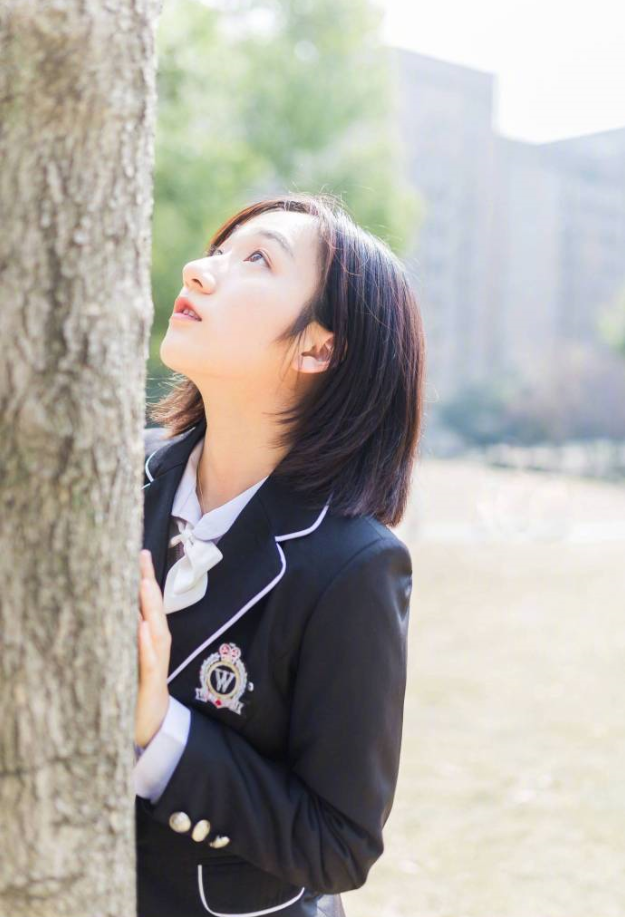 短发清纯美女白羊菌子校服小清新图片