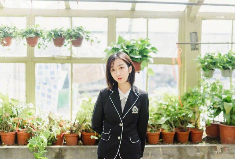 短发清纯美女白羊菌子校服小清新图片