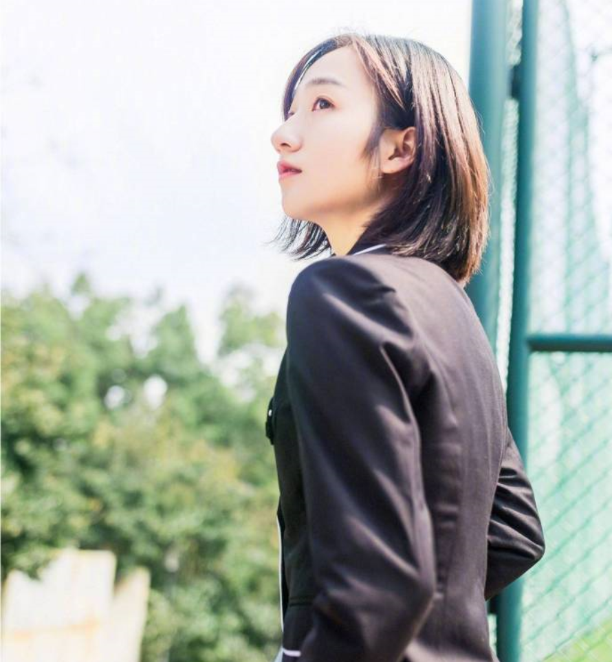 短发清纯美女白羊菌子校服小清新图片