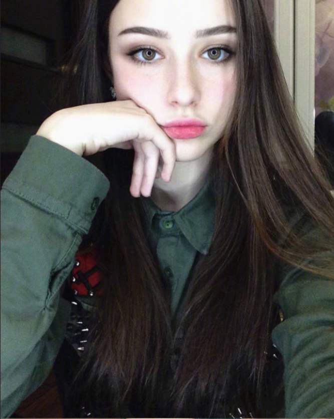 99年的欧美美女俄罗斯模特Dasha taran美图