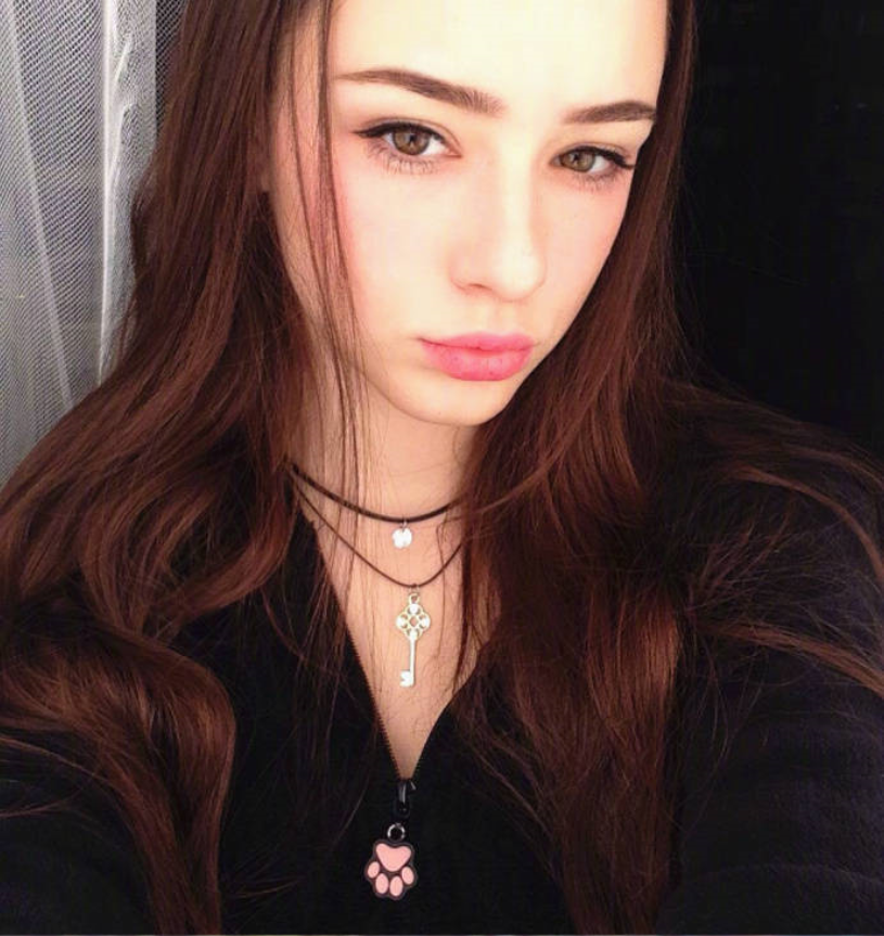 99年的欧美美女俄罗斯模特Dasha taran美图