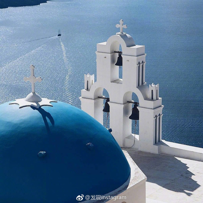 希腊Santorini圣托里尼蓝天白云风景图片