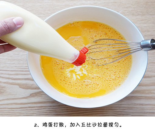 简单易做的早餐沙拉酱鸡蛋卷的做法