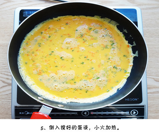 简单易做的早餐沙拉酱鸡蛋卷的做法