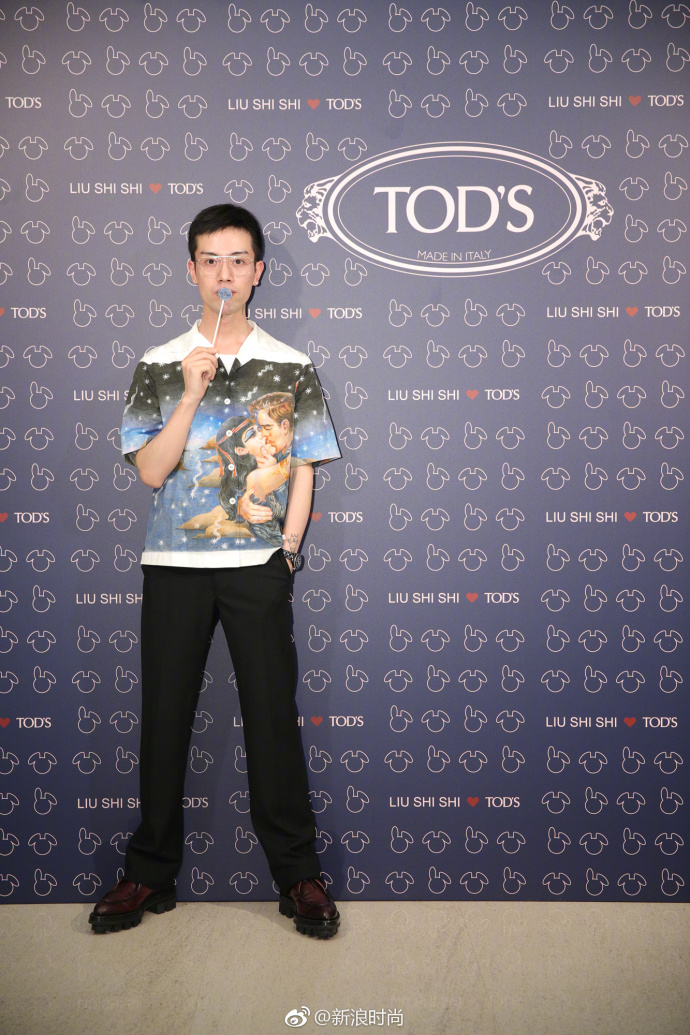 TOD’S宣布与品牌大使刘诗诗推出独家打造的201