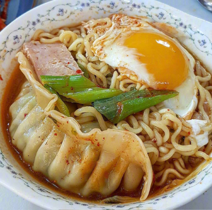 这样的泡面太让人欲罢不能了吧