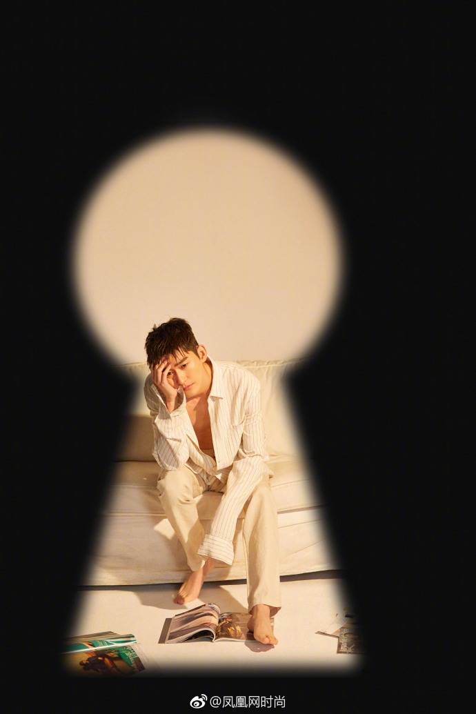 东北男明星帅哥张翰密室帅气撩人写真