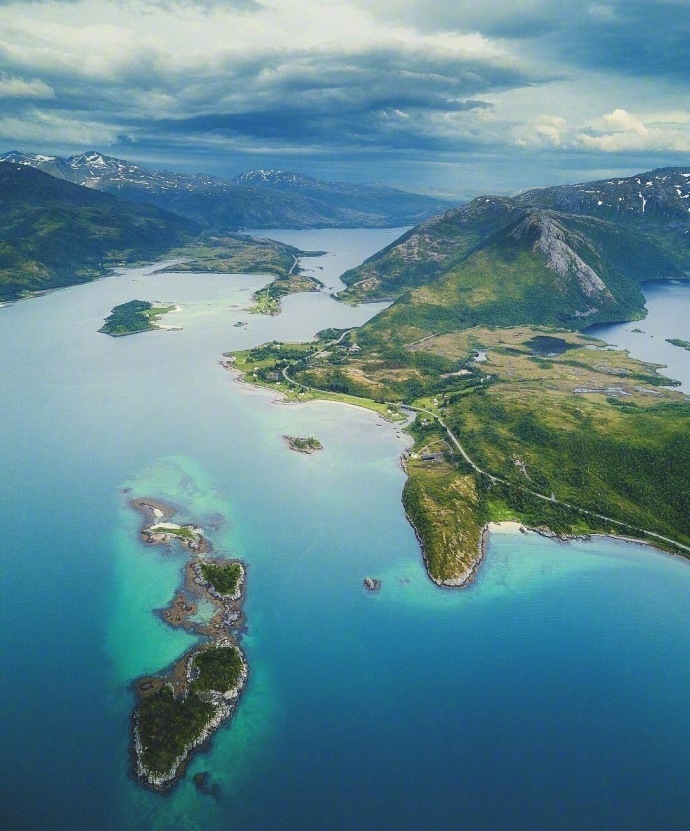 穿过挪威的森林去看世界尽头的绝美峡湾风景图