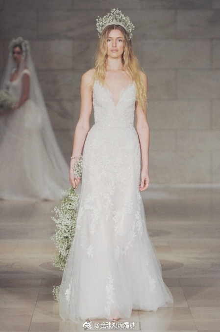 Reem Acra2018秋冬婚纱秀场满天星系列梦幻又唯美图