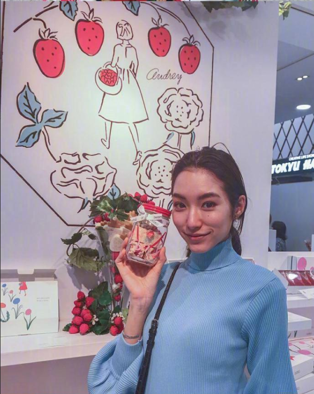身高160cm的美日混血模特吉田沙世Sayo Yoshida图片