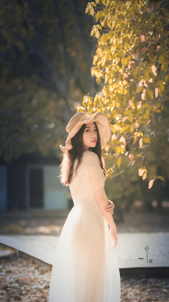 清纯美女娜美的小尾巴-女神范写真图片