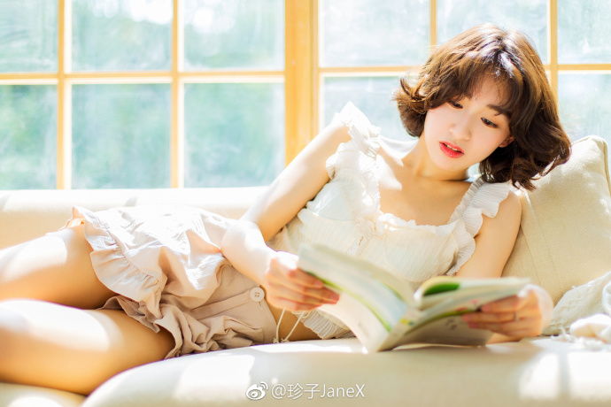 四川美女李晓彤Vera娃娃衫可爱居家私房图片