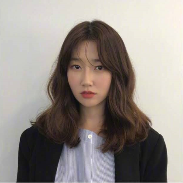 可爱又精致的居家女孩中长发发型参考