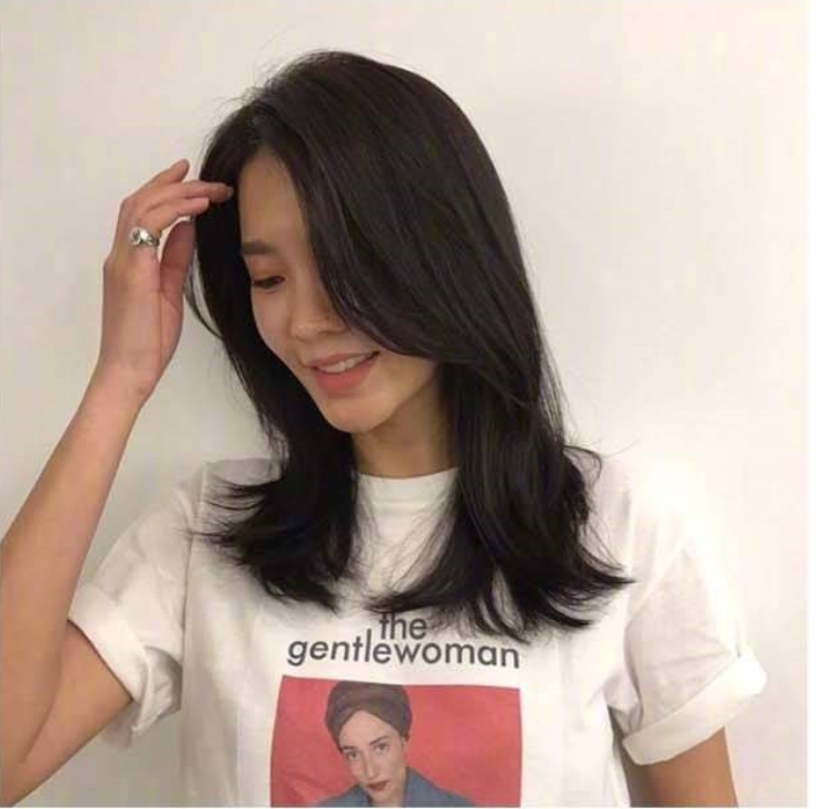 可爱又精致的居家女孩中长发发型参考