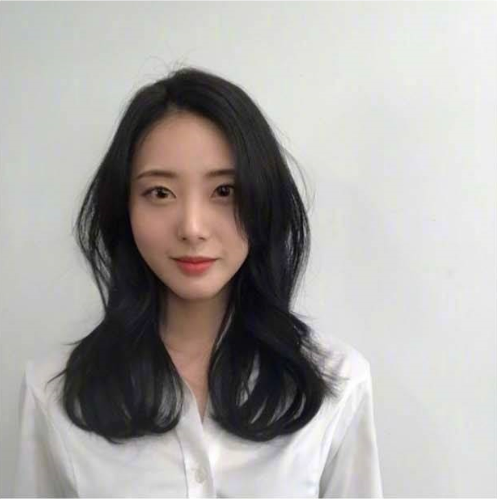 可爱又精致的居家女孩中长发发型参考