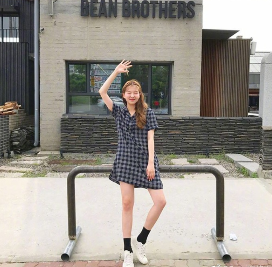 阳光美女穿搭参考:今天开始又是活力满满的一周