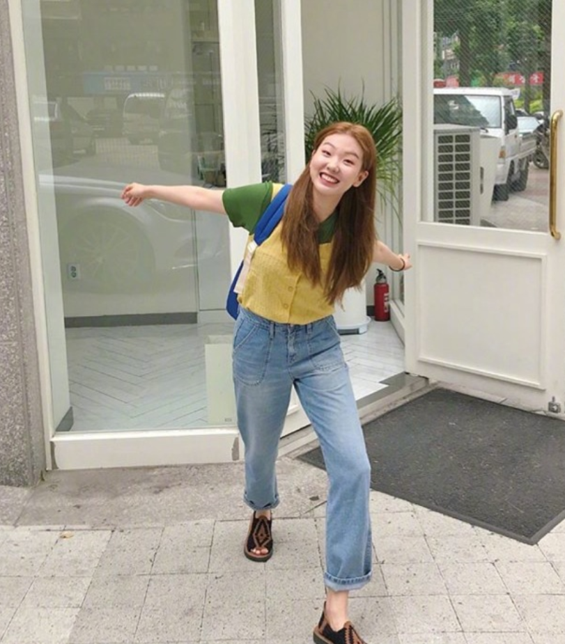 阳光美女穿搭参考:今天开始又是活力满满的一周