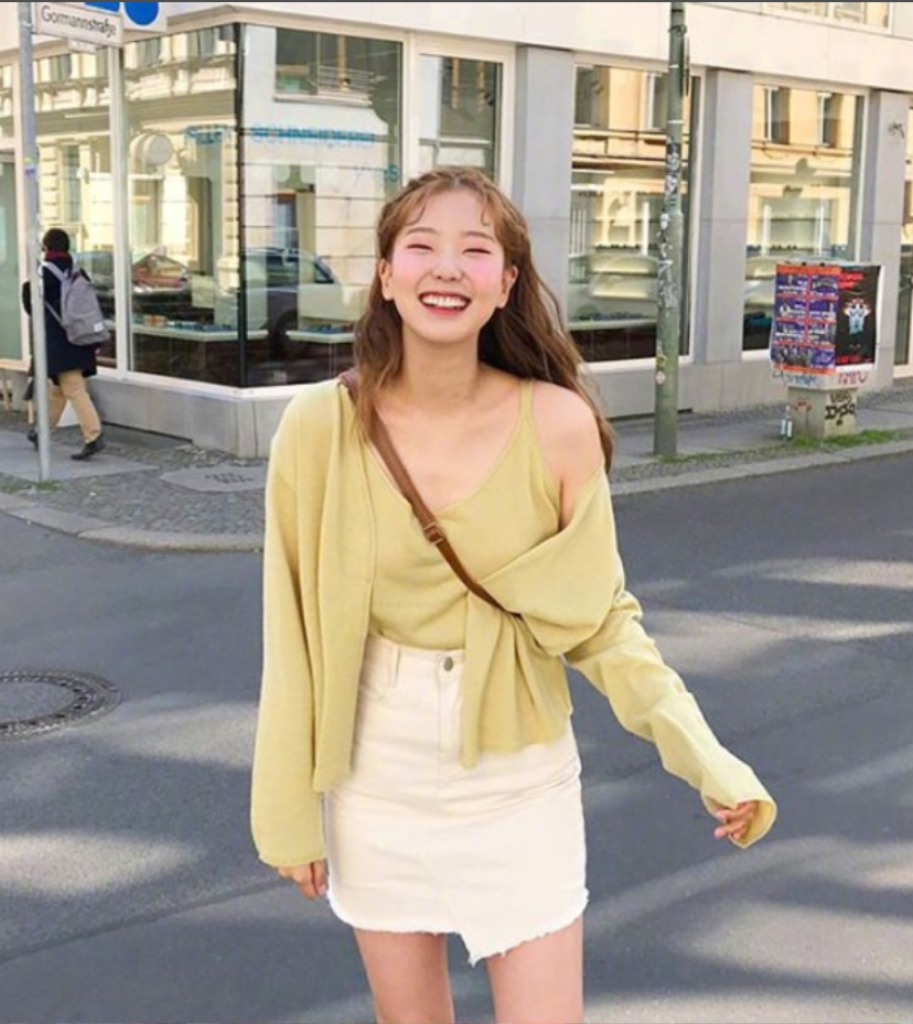 阳光美女穿搭参考:今天开始又是活力满满的一周