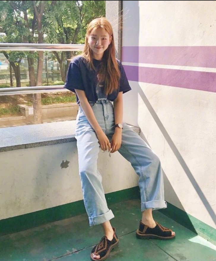 阳光美女穿搭参考:今天开始又是活力满满的一周