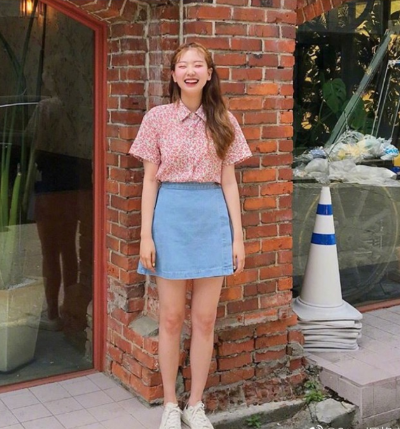 阳光美女穿搭参考:今天开始又是活力满满的一周