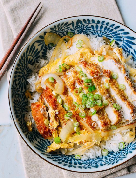 日式炸猪排饭图片