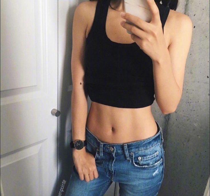 马甲线美女性感自拍照