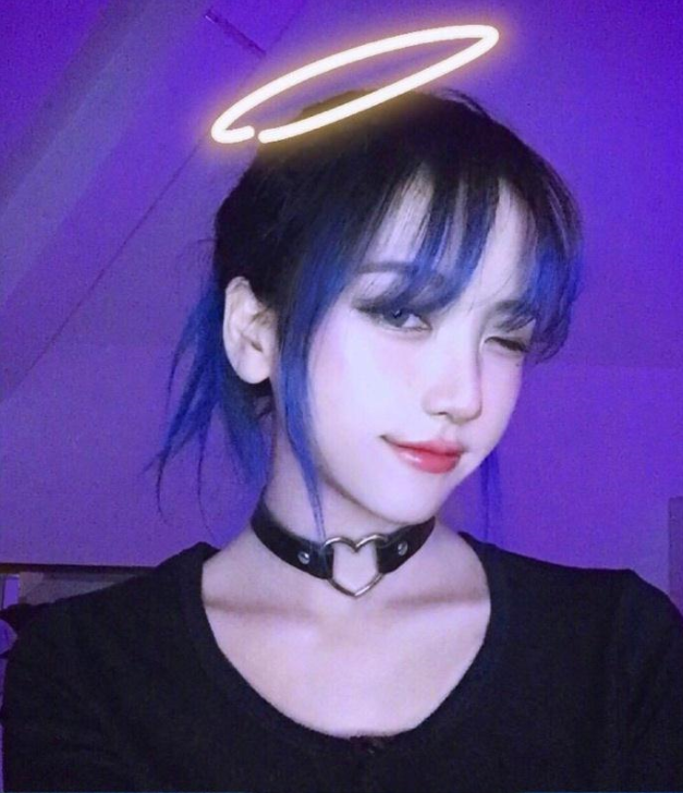超拽女生头像_喜欢这样的酷女孩自拍照