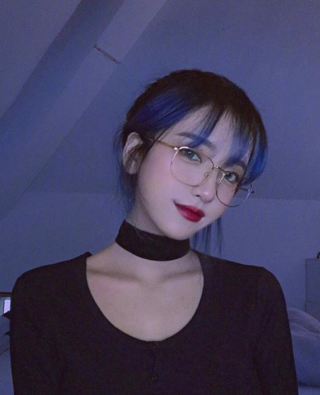 超拽女生头像_喜欢这样的酷女孩自拍照