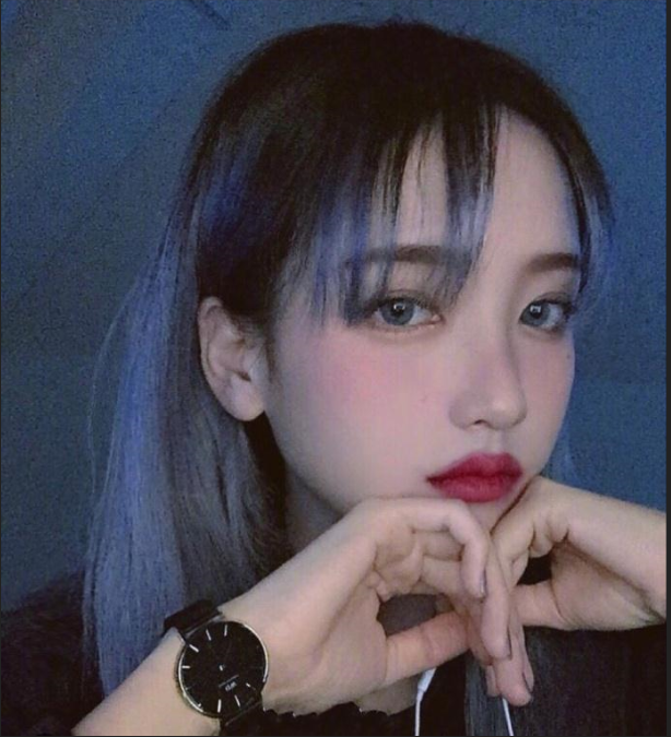 超拽女生头像_喜欢这样的酷女孩自拍照
