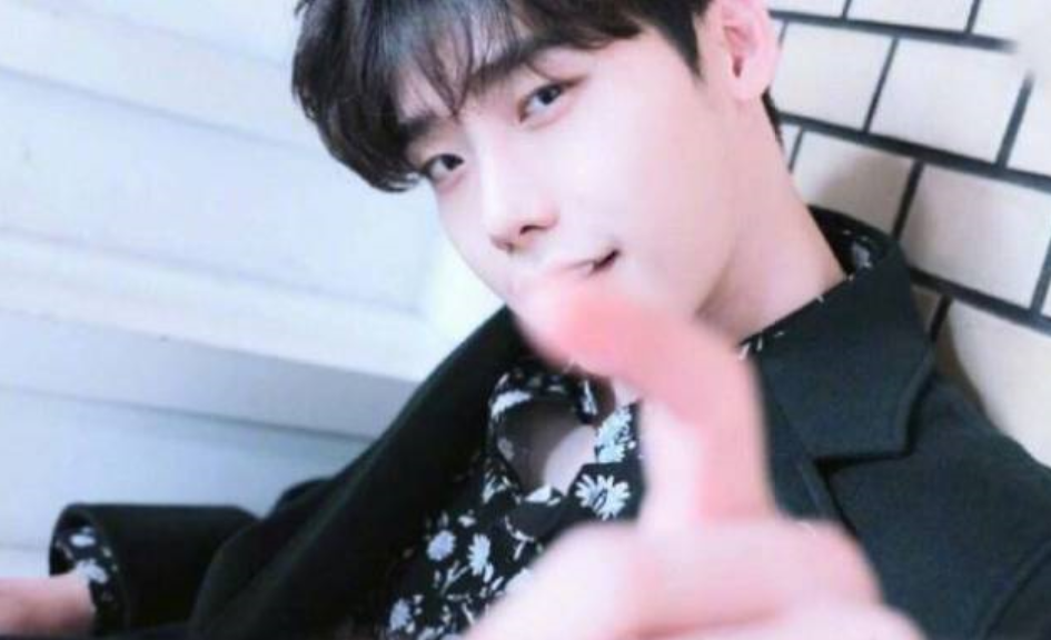 韩国男明星帅哥李钟硕二硕清新侧脸美颜图片